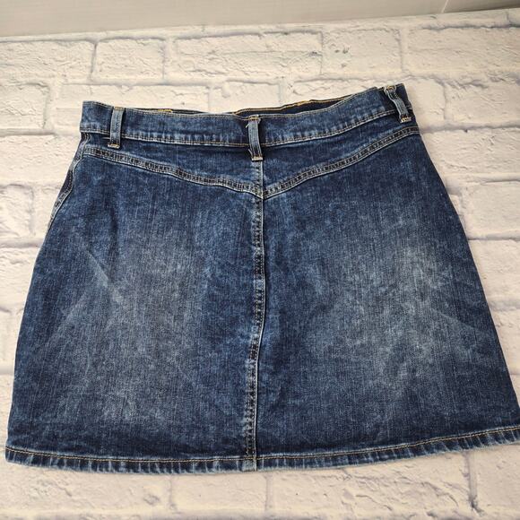 GAP Denim Button Front Mini Skirt Medium Wash size 10 Patch Pockets Back Yoke - Picture 5 of 9
